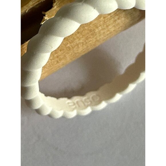 Enso Silicone Ring Unisex Size 8 White Rope Ring Comfortable Lightweight Modern - Picture 3 of 3